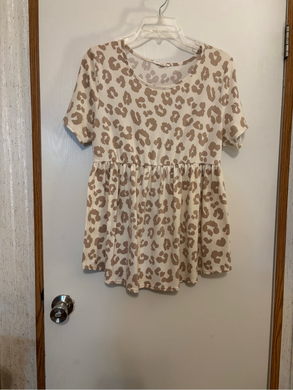 Women’s Cream Leopard Print Short Sleeve Peplum Top